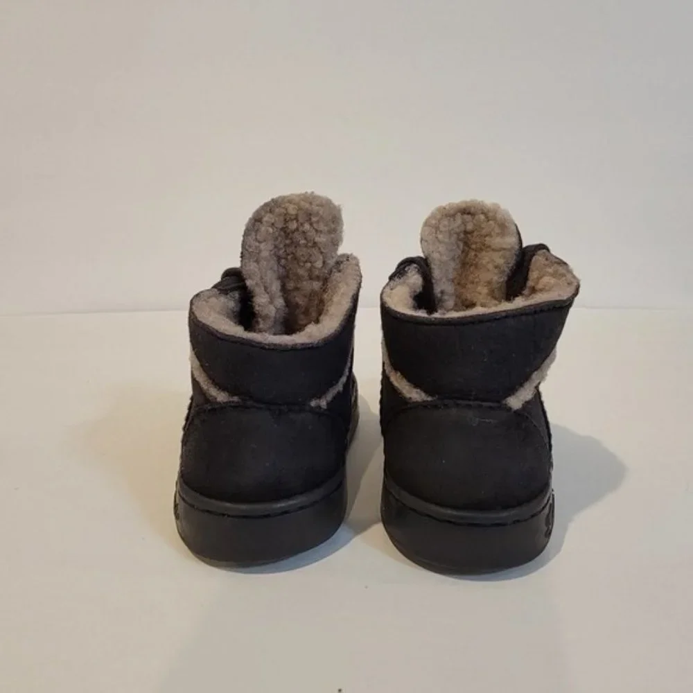 Gucci kids infant boys toddler sheepskin sneakers blue web toddler size 21 boots